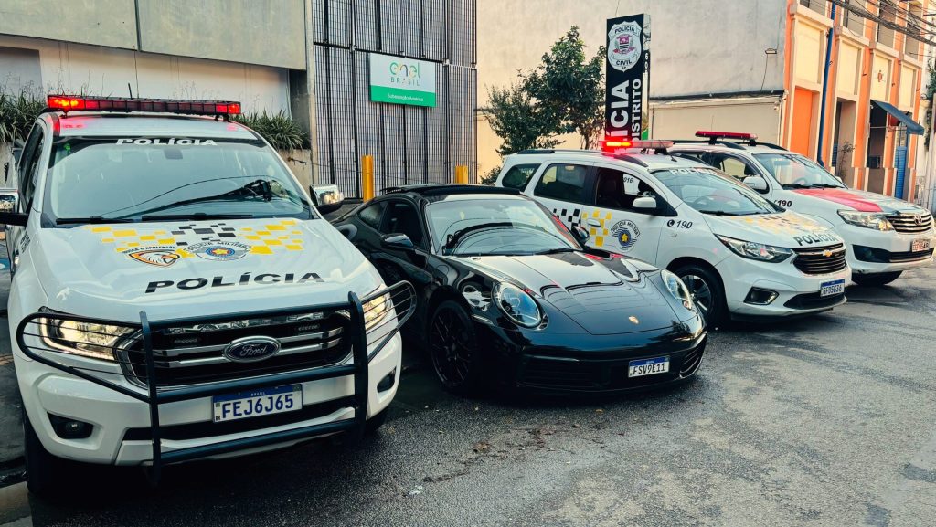 POLÍCIA MILITAR RECUPERA PORSCHE 911 ROUBADO E COM PLACAS CLONADAS NO BAIRRO DA CONSOLAÇÃO policia-militar-recupera-porsche-911-roubado-e-com-placas-clonadas-no-bairro-da-consolacao